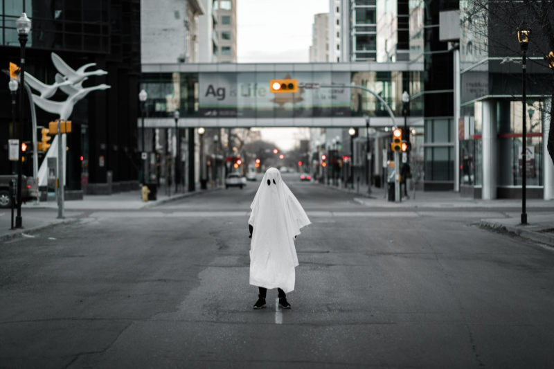ghosting adalah