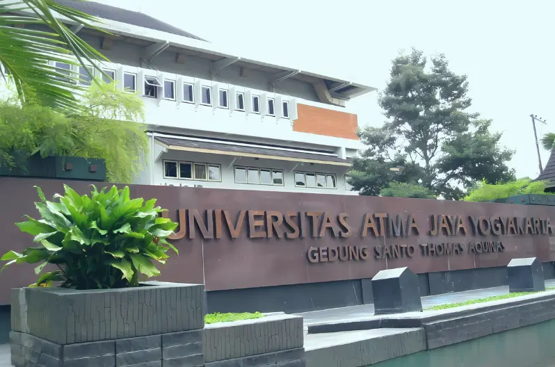 biaya kelas internasional universitas atma jaya yogyakarta